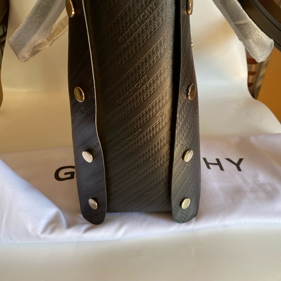 Givency Medium bond logo embossed tote black NEW - Picture 14 of 14